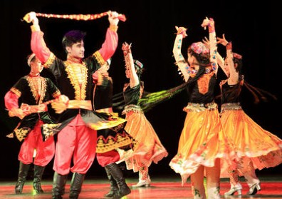 维吾尔族民间舞蹈的传承发展研究