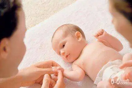 护理婴儿的沟通技巧_护理婴儿常用的心理沟通_婴儿护理