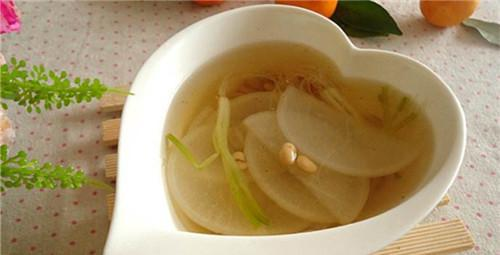 咳嗽吃什么好的快咳嗽最有效的七大偏方_很全 咳嗽久治不愈偏方和喉咙痒干咳偏方_咳嗽民间小偏方