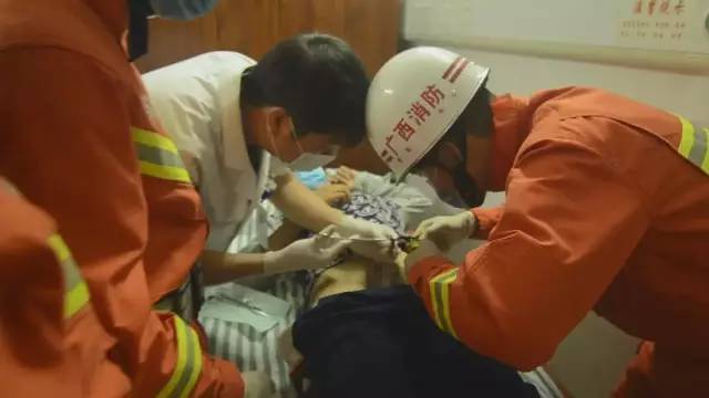 男孩的小鸡_小鸡男孩英文_小鸡男孩韩国绘本