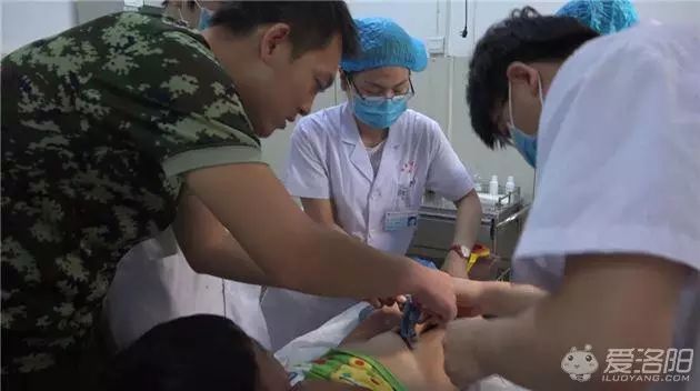 小鸡男孩英文_小鸡男孩韩国绘本_男孩的小鸡